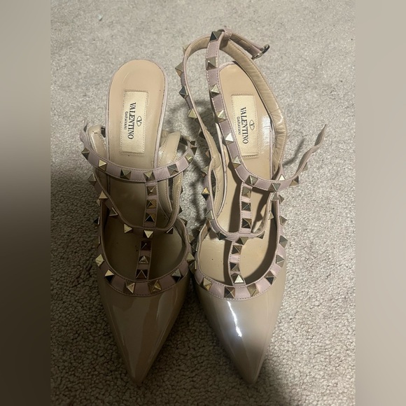 Valentino Garavani Rockstud Slingback Heels - Picture 14 of 16